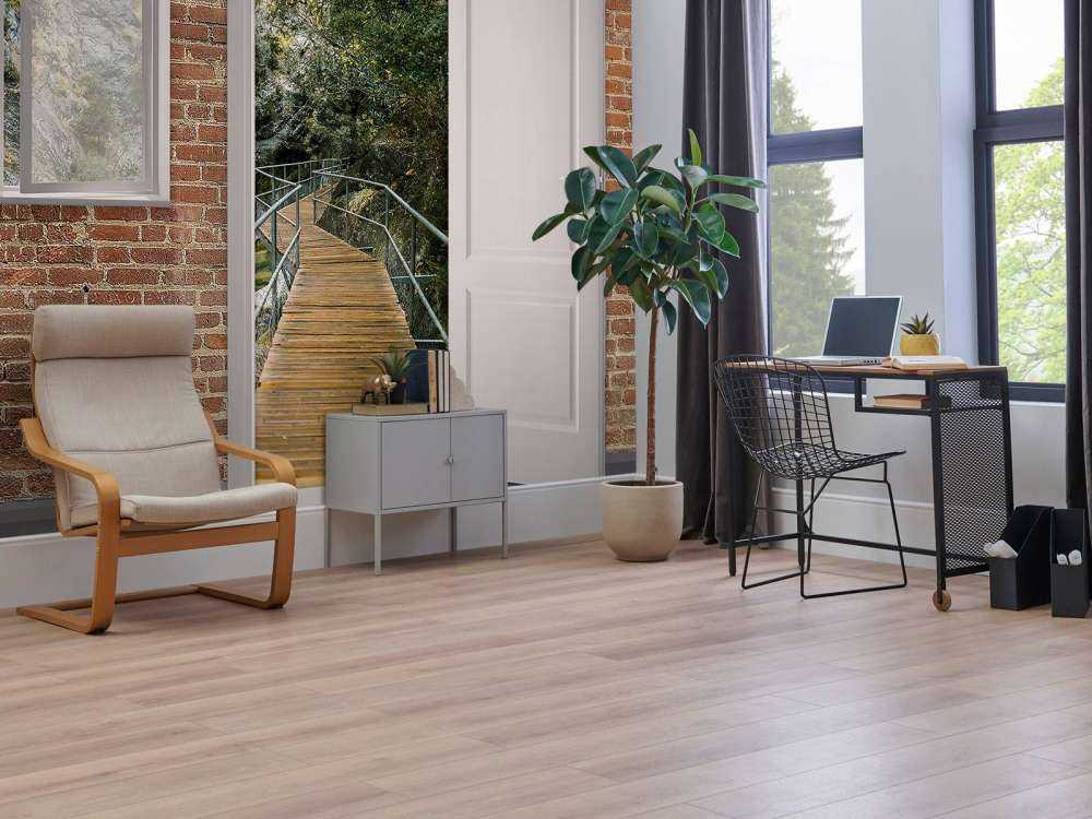 Pont entre rocher et verdure