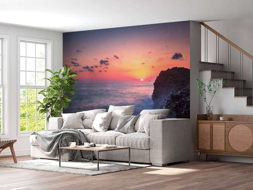 Côte de lave dans la lumière du soir.