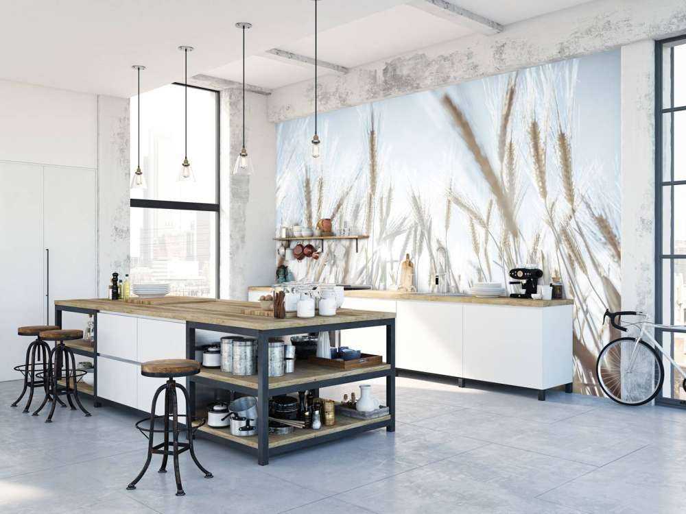 Des rayons de soleil à travers le blé