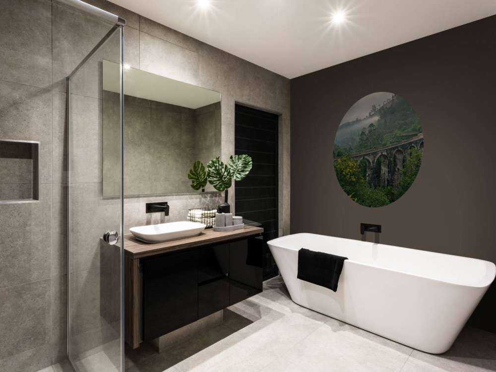 Pont ferroviaire à travers la jungle