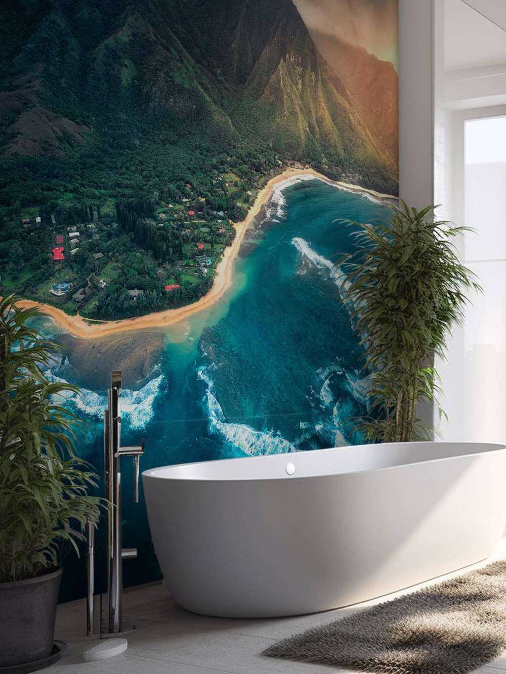 Littoral tropical sous un ciel menaçant.