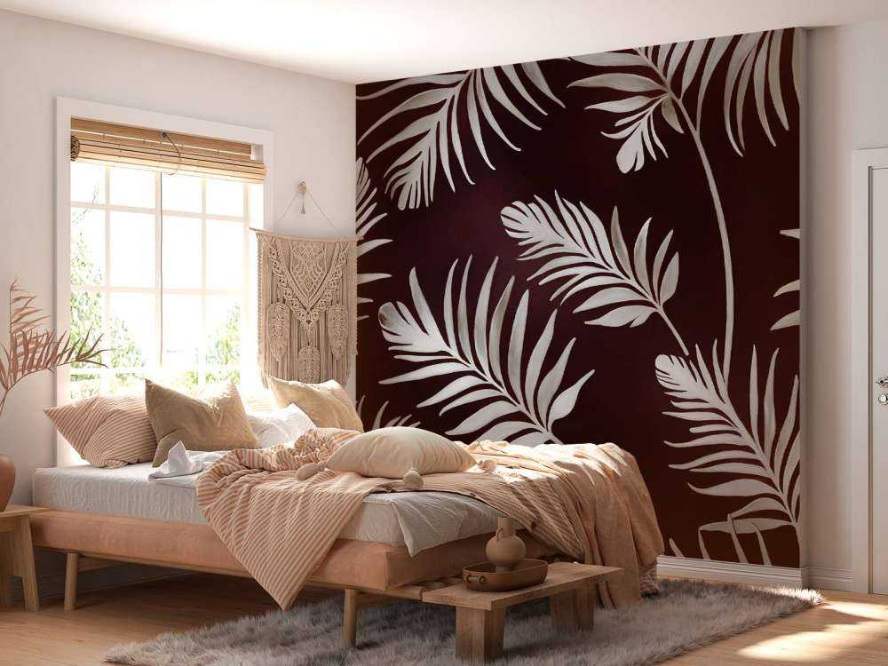 Feuilles dorées sur un bleu profond et sombre