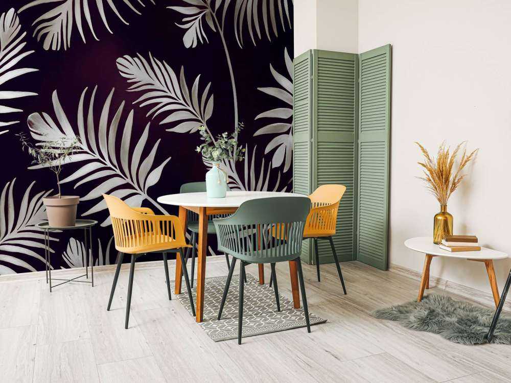 Feuilles dorées sur bleu acier foncé