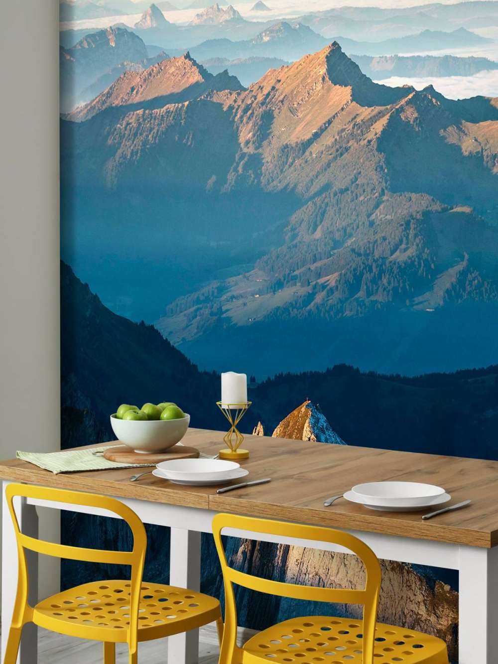 Lumière du matin sur la montagne rocheuse