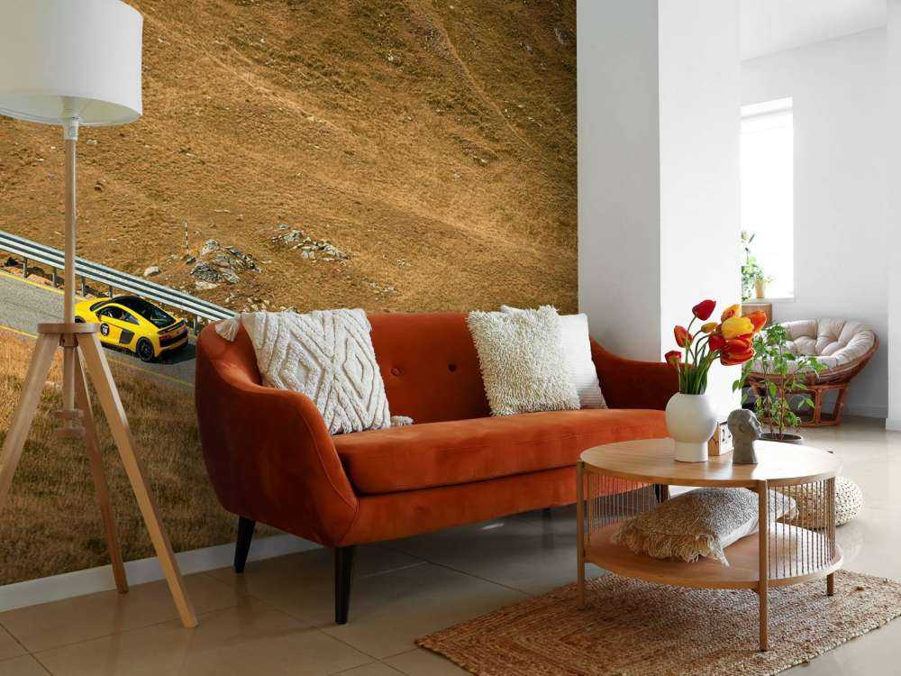 Audi R8 sur une route de montagne isolée