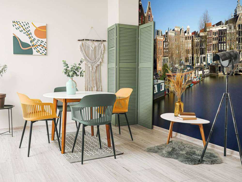 Bateaux&#x20;fluviaux&#x20;le&#x20;long&#x20;du&#x20;canal