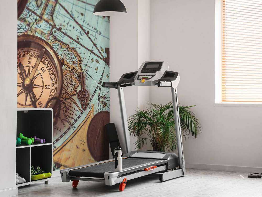 Vieille carte du monde avec boussole