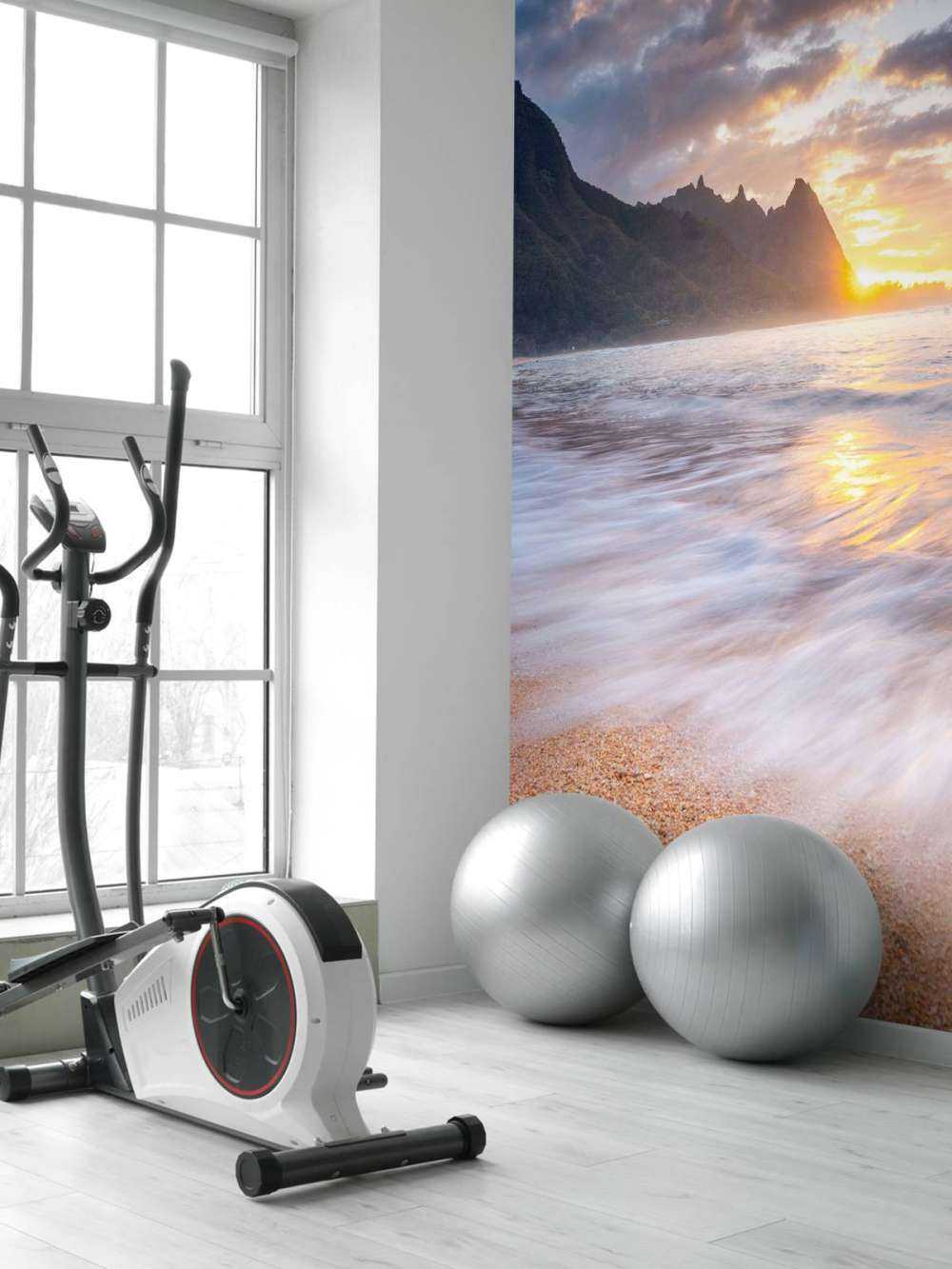 Soleil d'or sur une plage tropicale