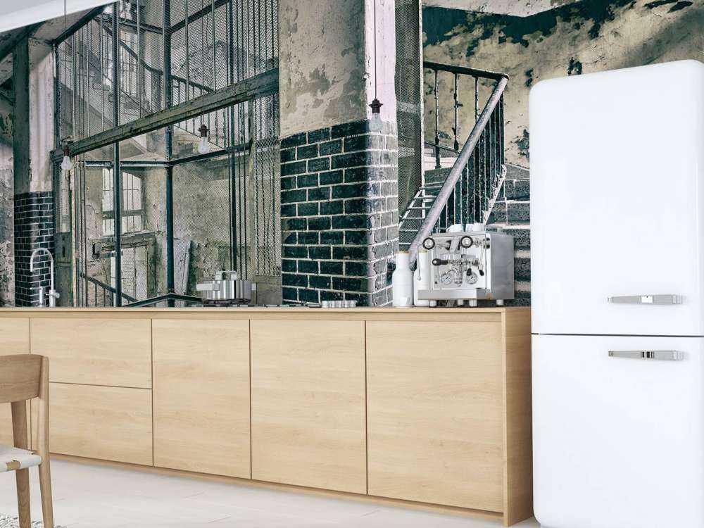 Ancien escalier et cage d'ascenseur