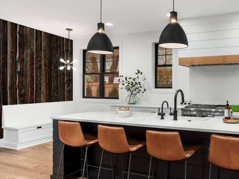 Bois brut avec clous