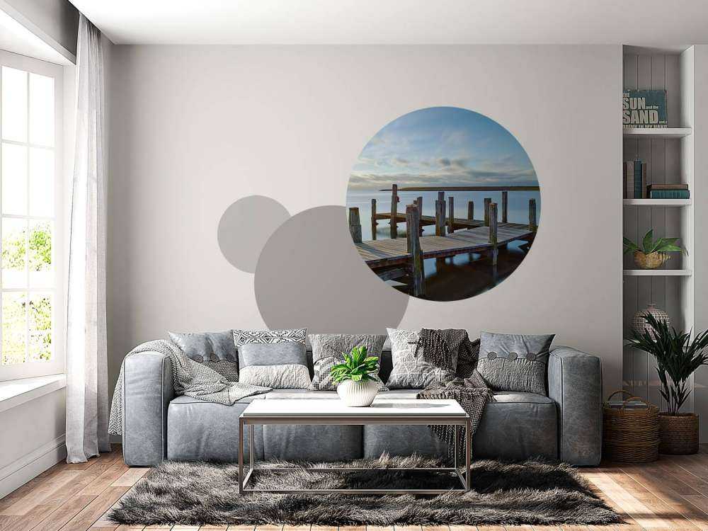 Jetée en bois au lever du soleil