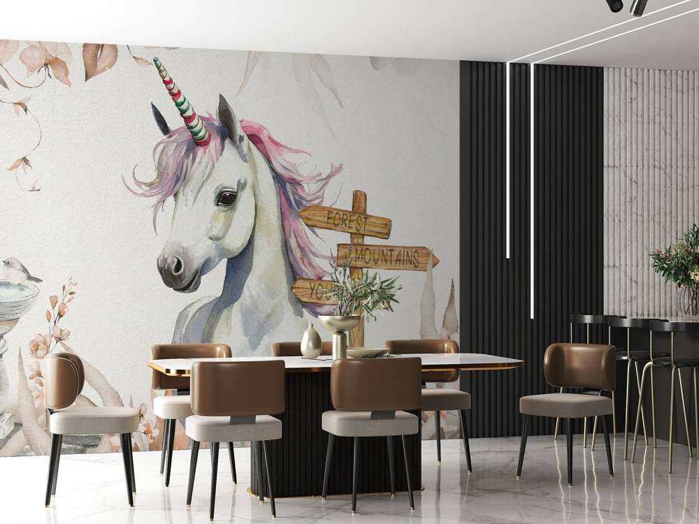 Bébé licorne avec des plantes taupe