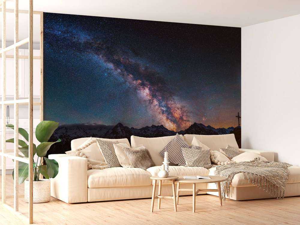 Voie lactée au-dessus du lac de montagne