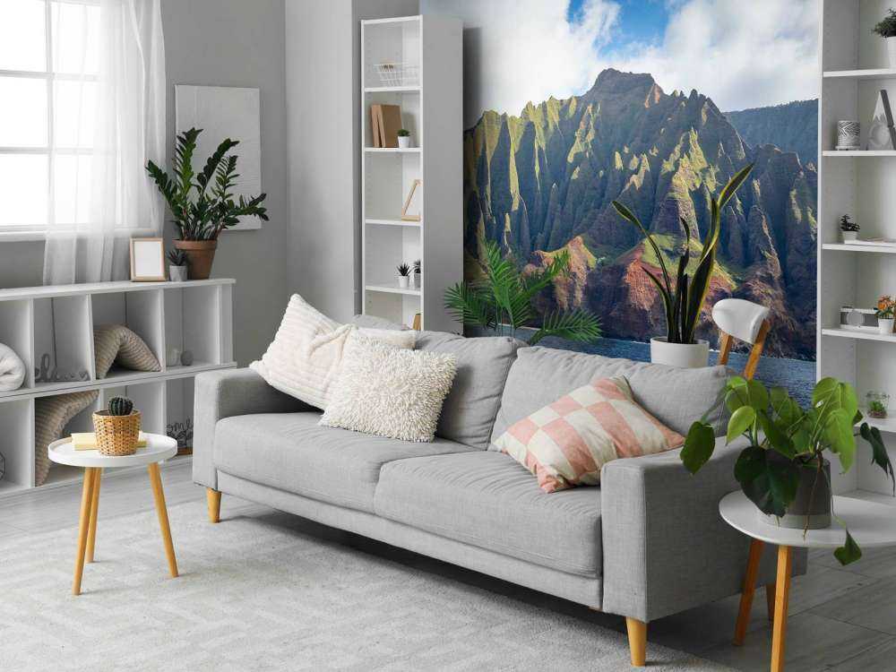 Falaises tropicales sur une mer bleu profond