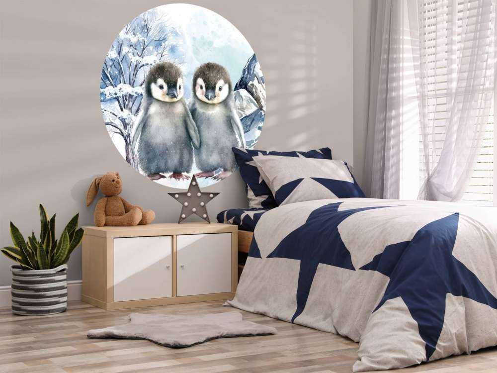 Des pingouins ombragés dans un paysage d'hiver