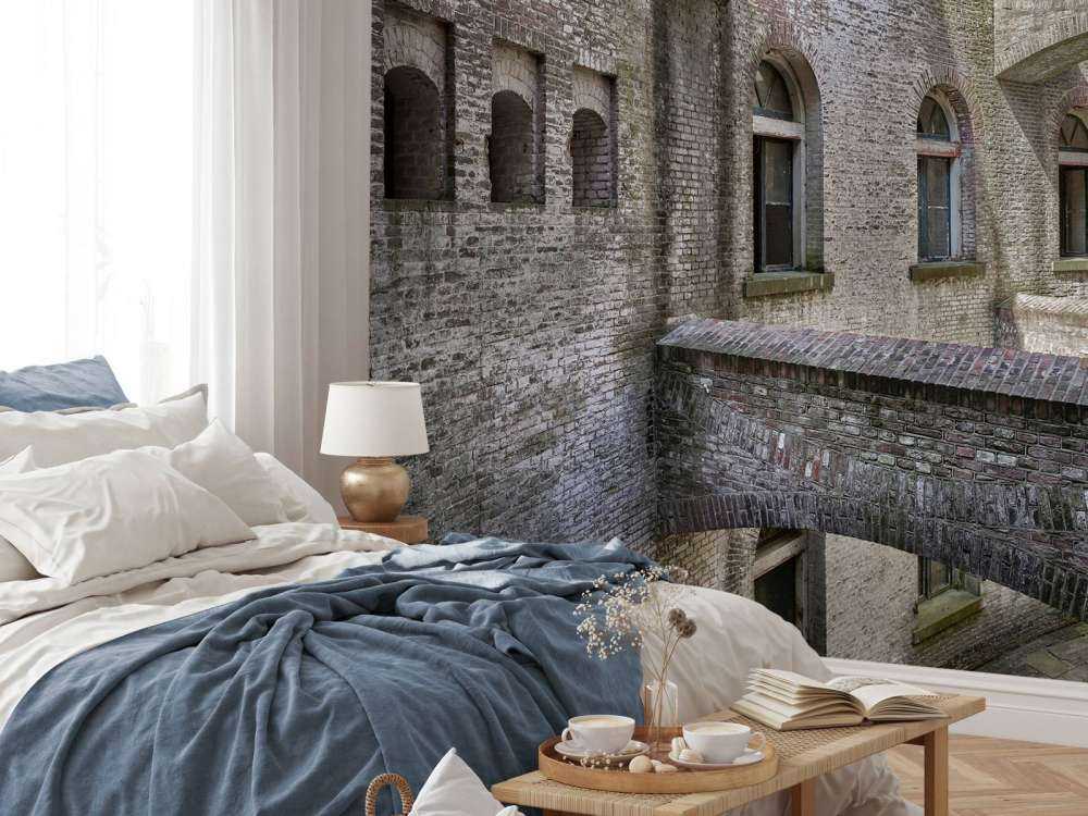 Ancien bâtiment avec des arcs