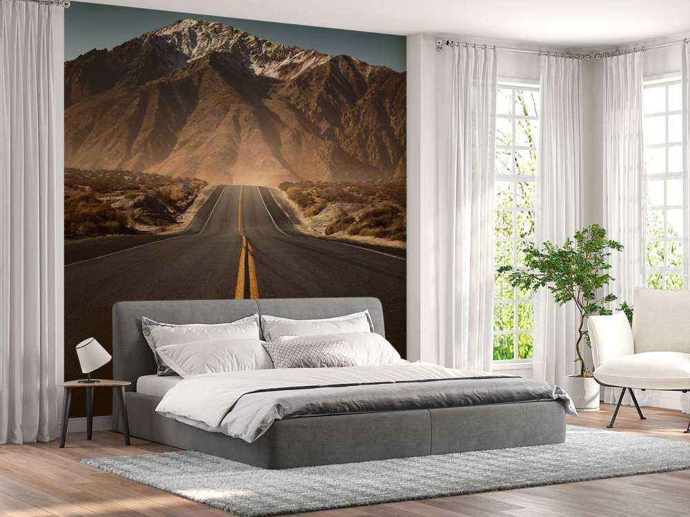 Chemin à travers les montagnes