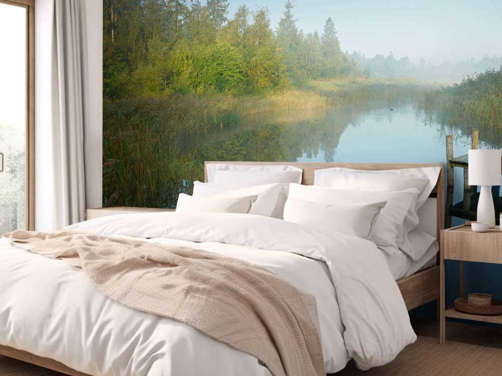 Echafaudages en bois dans la forêt