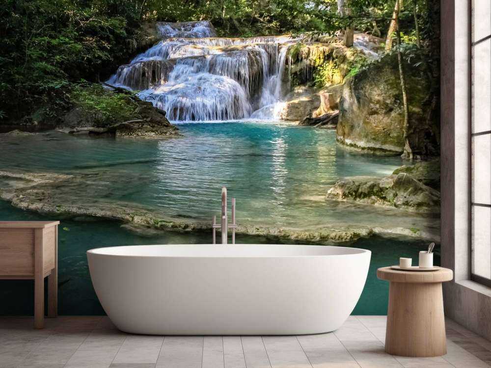 Pêche dans une chute d'eau