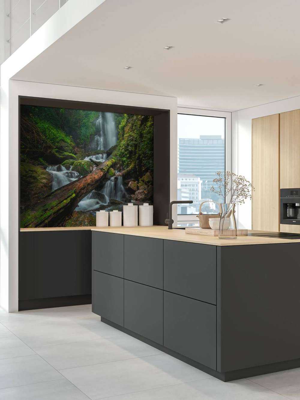 Gros plan sur une chute d'eau