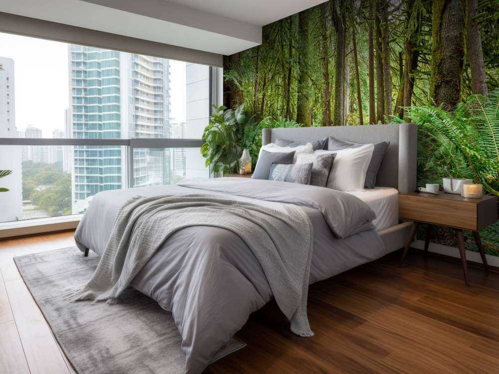 Sentier en pierres à travers la forêt