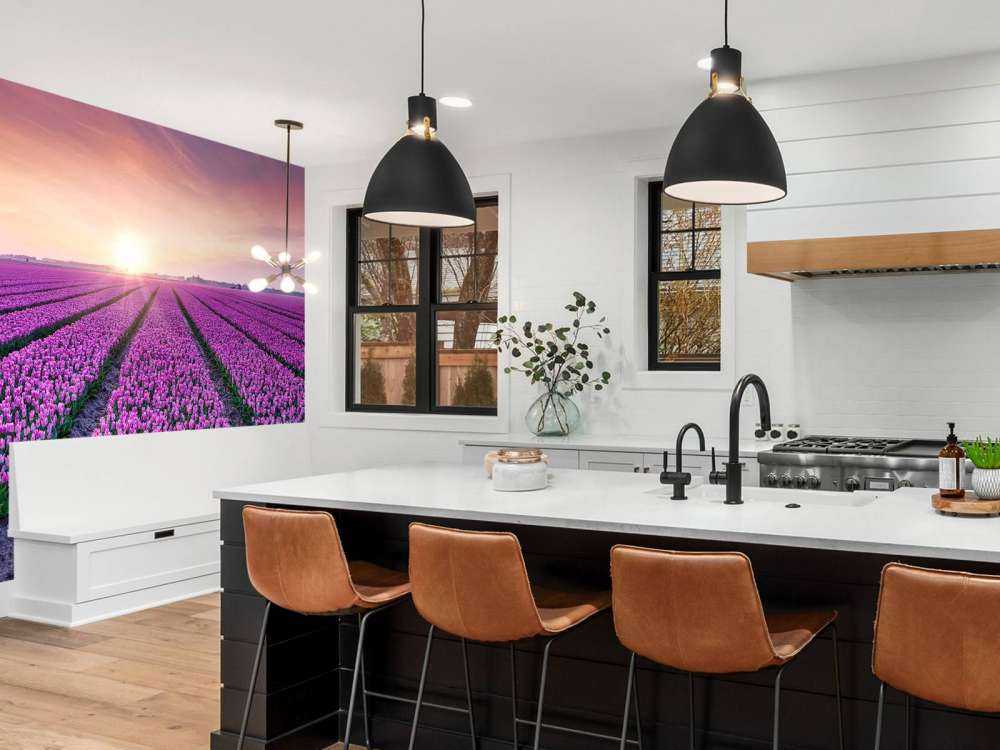 Champ de tulipes au lever du soleil