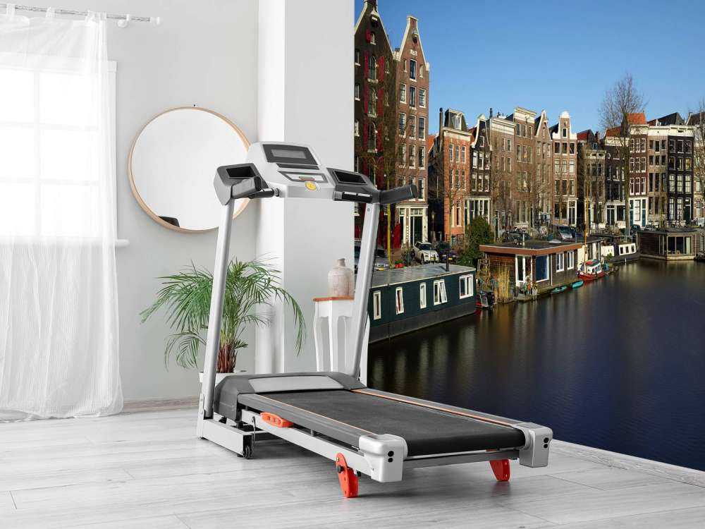 Bateaux&#x20;fluviaux&#x20;le&#x20;long&#x20;du&#x20;canal