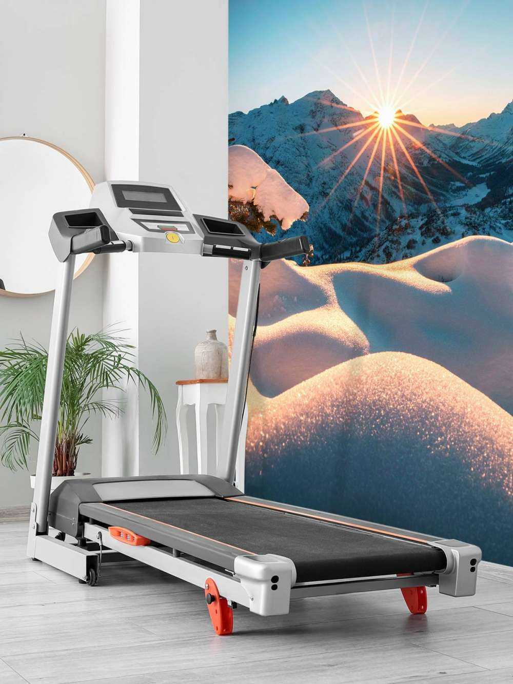 Soleil du matin sur une vallée enneigée