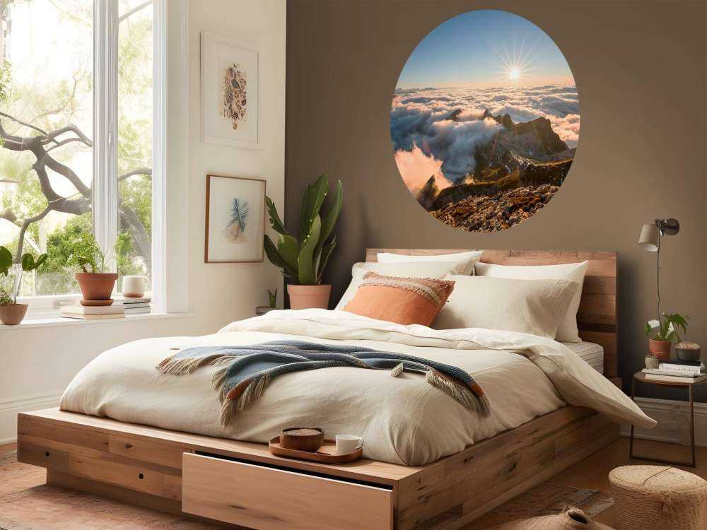 Zone au-dessus de la couverture nuageuse et des sommets de montagne