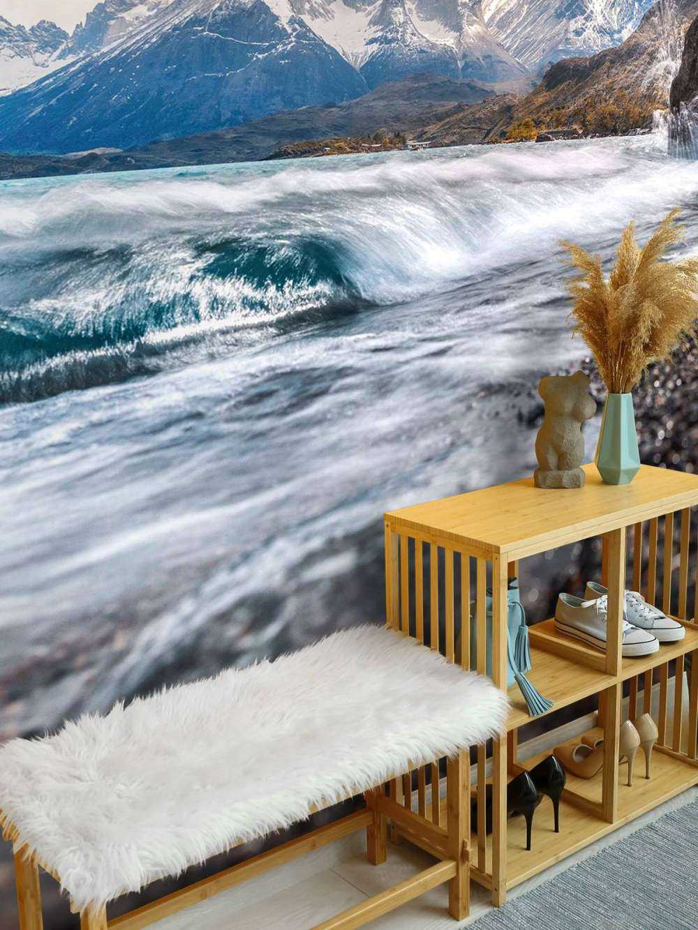 Vagues agitées sur un lac de montagne