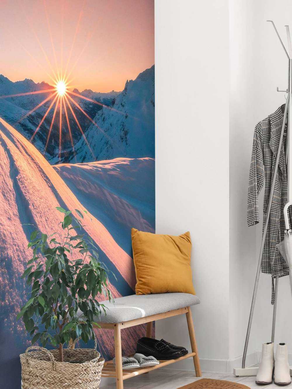 Lumière du soleil sur une pente enneigée