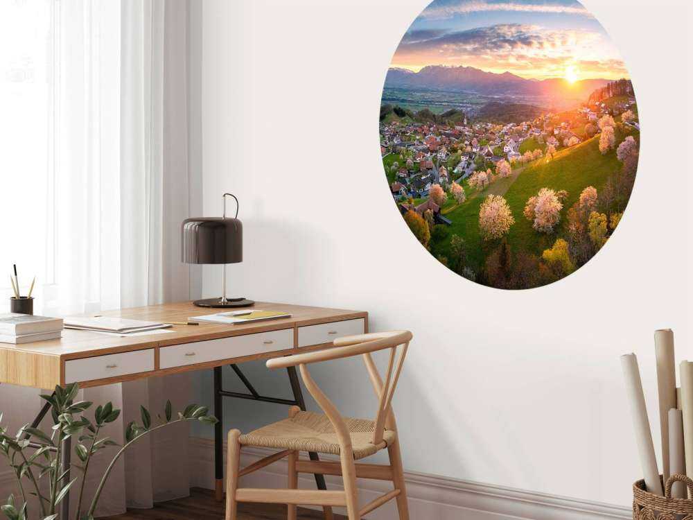 Heuveldorp dans la lueur du printemps