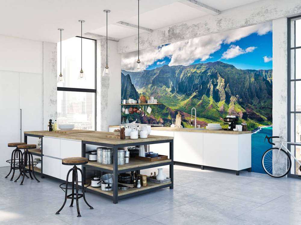 Montagnes le long de la côte