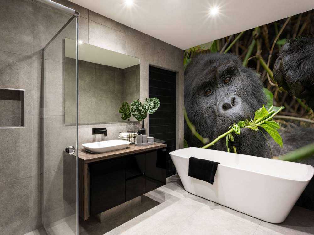 Gorille entre les branches