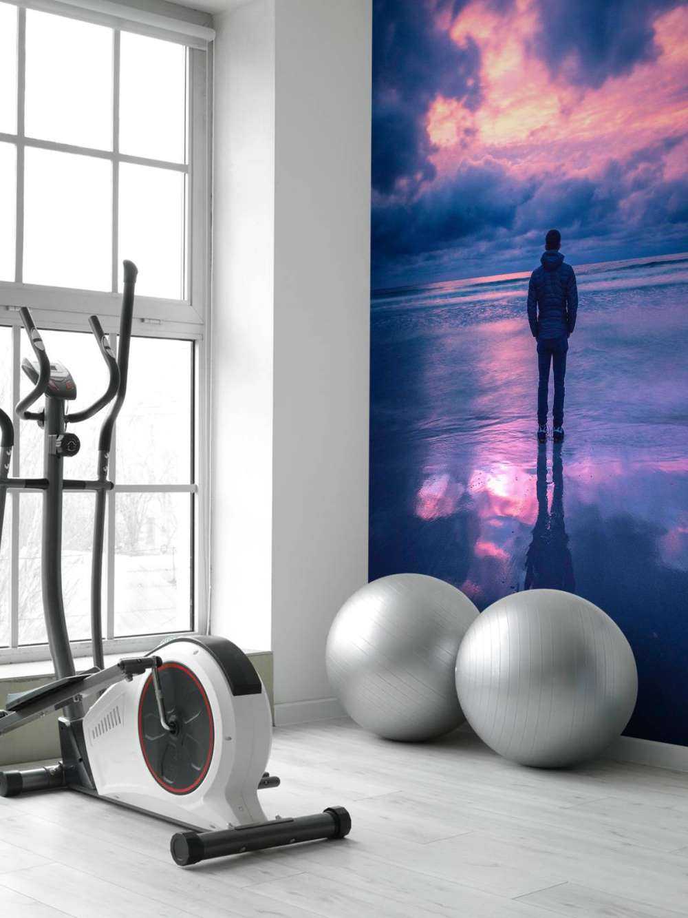 Crépuscule pourpre sur une côte silencieuse