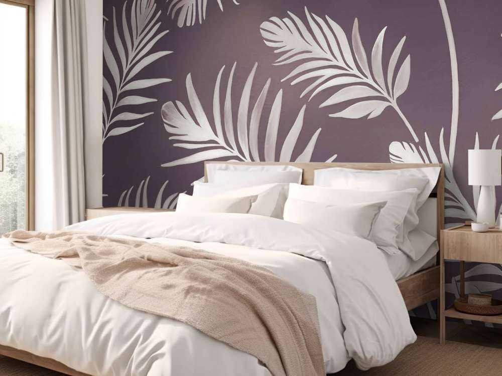 Feuilles dorées sur terre sombre