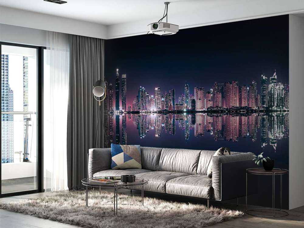 Lueur nocturne au-dessus des eaux calmes