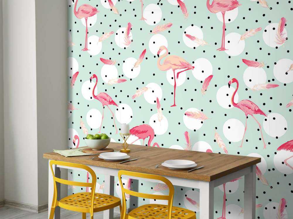 Flamants et plumes roses