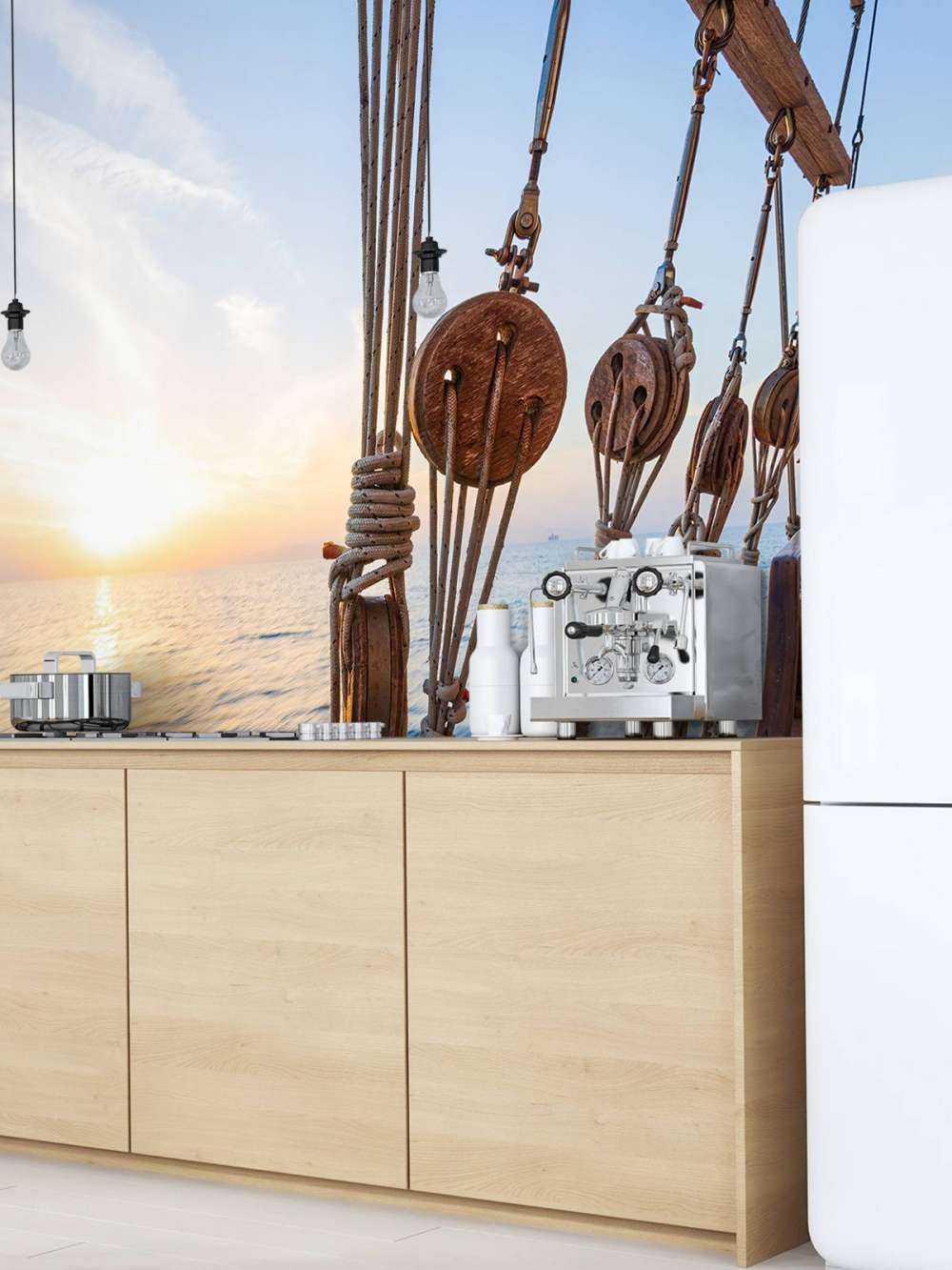 Voilier au coucher du soleil