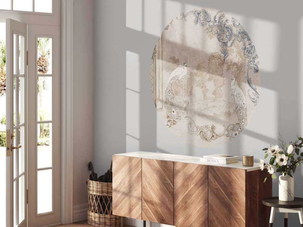 Splendeur Baroque du Paon sous un Angle Moderne