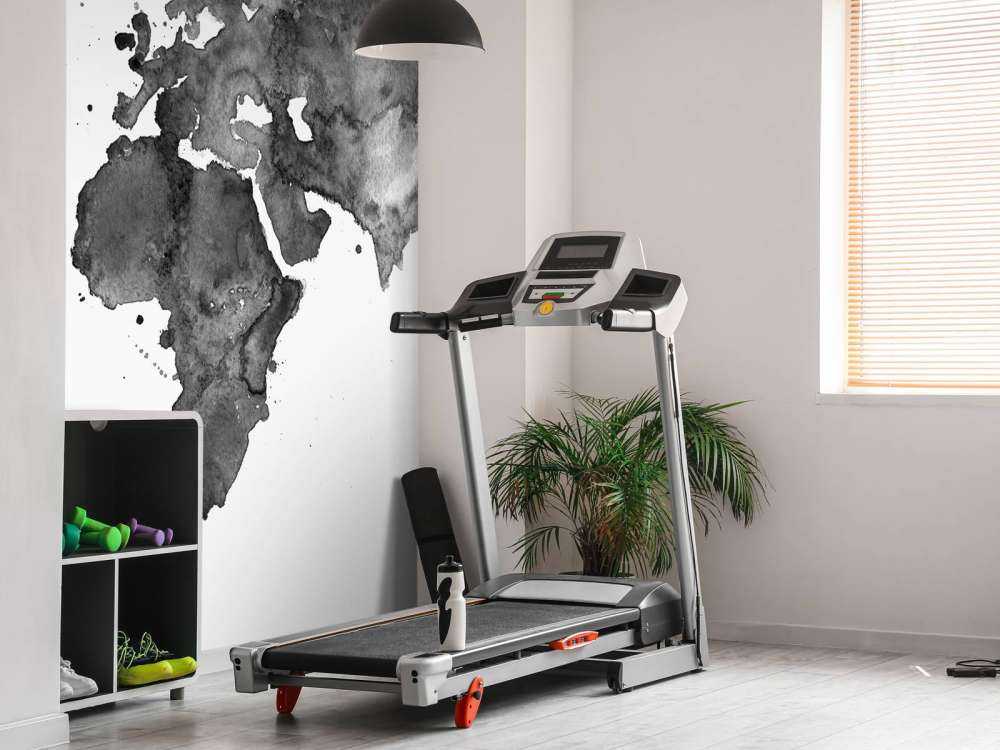 Carte du monde en noir de l'aquarelle