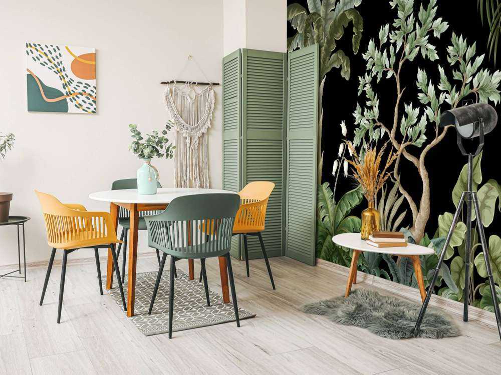 Arbres sur fond sombre