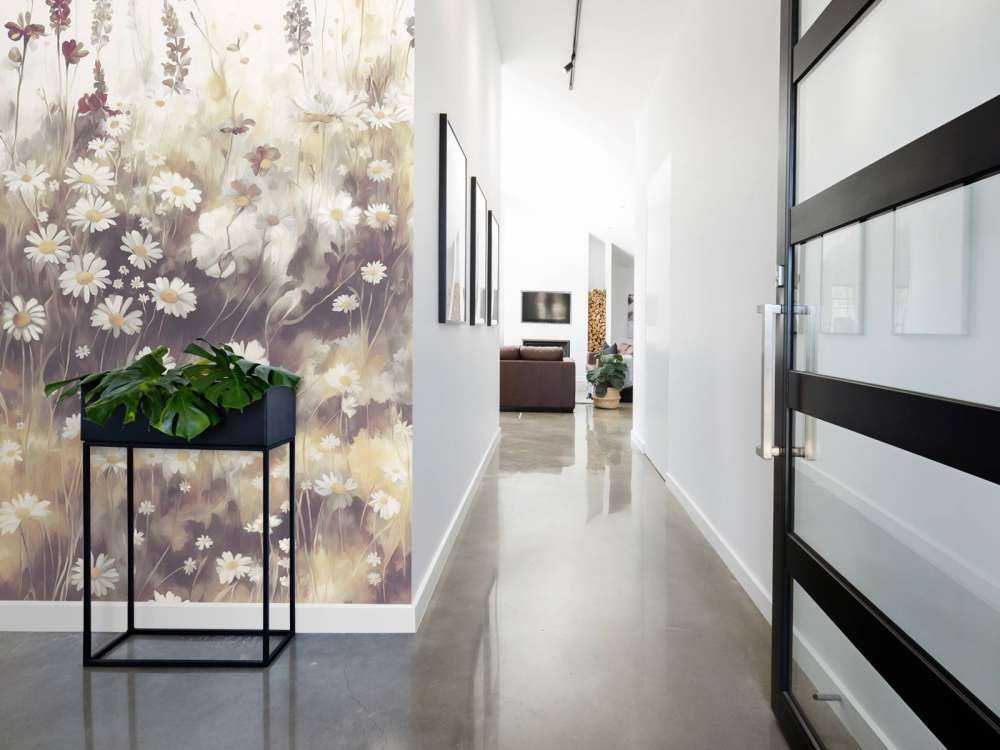 Végétation luxuriante d'été brun doré