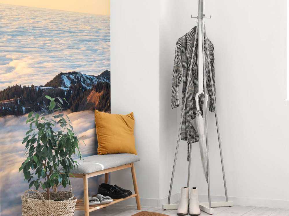 Bergkam flottant dans la mer de nuages