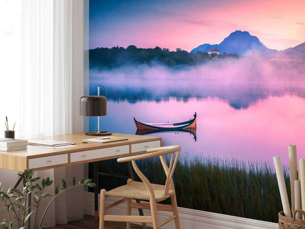 Lever de soleil brumeux au lac