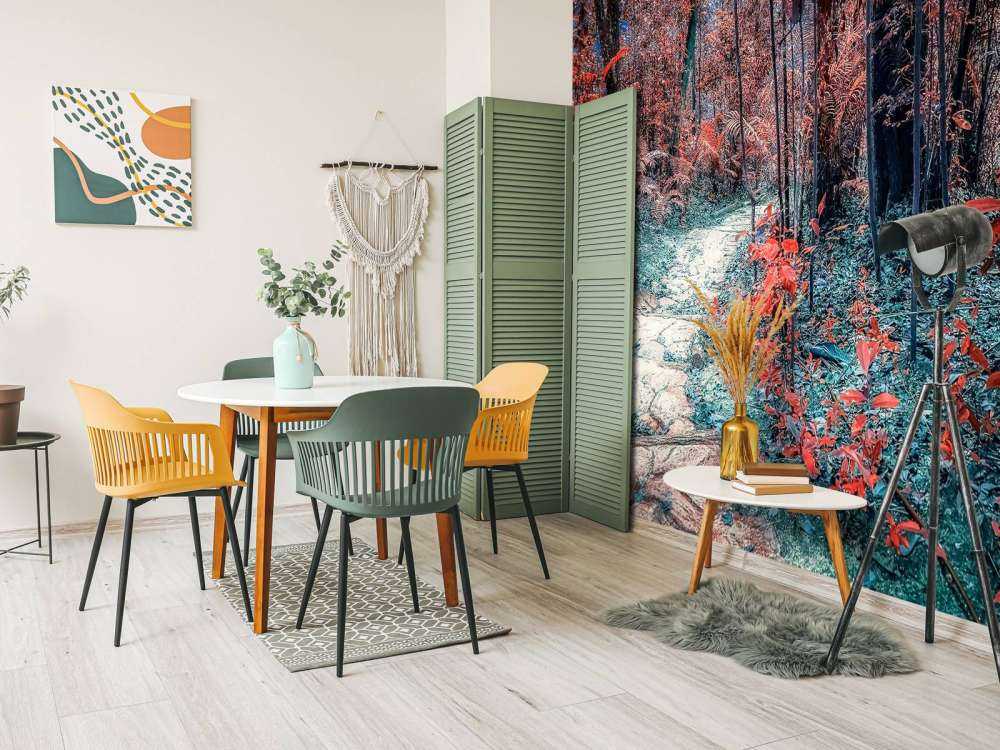 Chemin rouge sang à travers la forêt des rêves