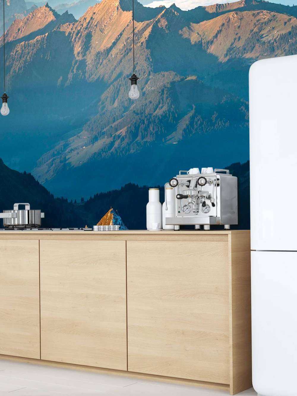 Lumière du matin sur la montagne rocheuse