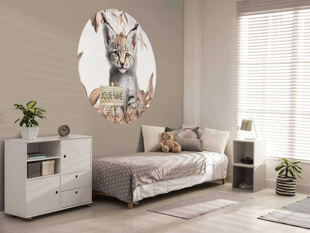 Bébé lynx dans la jungle taupe